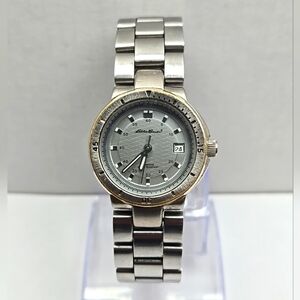 Womens Eddie Bauer SM Textured Sport Date Watch Silver Tone Date New Battery